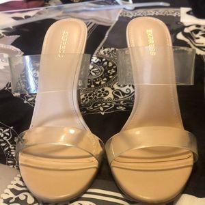 Women's heel shoe